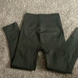 Green Lululemon leggings